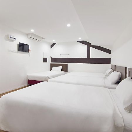 Charlies Boutique Hotel George Town Esterno foto