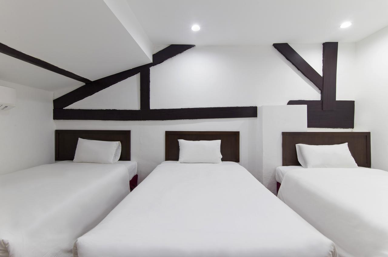 Charlies Boutique Hotel George Town Esterno foto